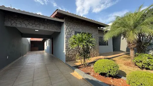 Casa com 4 Quartos à venda, 180m² no Manoel Müller, Rolândia