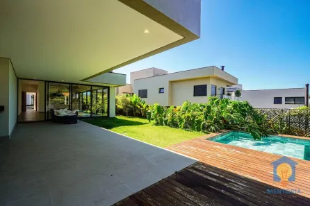 Casa de Condomínio com 3 Quartos para venda ou aluguel, 332m² no Granja Viana, Carapicuíba