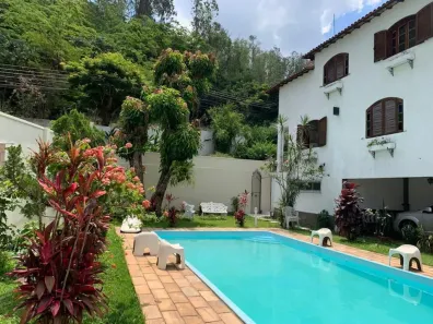 Casa com 4 Quartos à venda, 330m² no Santa Rosa, Barra Mansa