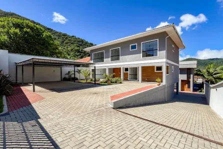 Casa de Condomínio com 3 Quartos à venda, 142m² no Caxangá, Teresópolis