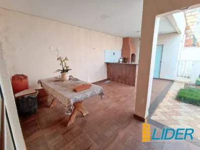 Casa de Condomínio com 2 Quartos à venda, 144m² no Aclimação, Uberlândia