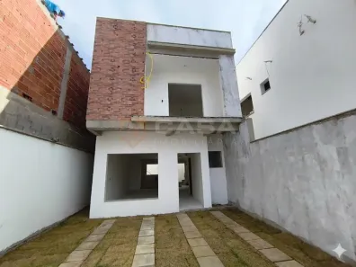Sobrado com 3 Quartos à venda, 133m² no Planície da Serra, Serra