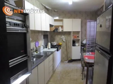 Casa com 4 Quartos à venda, 300m² no Barro Preto, Belo Horizonte