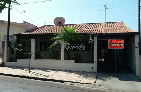 Casa com 3 Quartos à venda, 130m² no Jardim Monte Carlo, Arapongas
