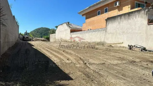 Lote/Terreno à venda, 433m² no Vila Valqueire, Rio de Janeiro