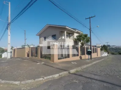 Sobrado com 4 Quartos à venda, 320m² no Uvaranas, Ponta Grossa