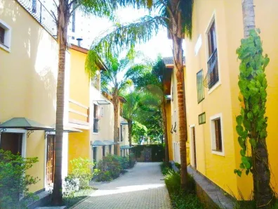 Casa de Condomínio com 4 Quartos para alugar, 370m² no Santo Amaro, São Paulo
