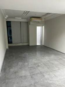 Ponto Comercial para alugar, 34m² no Renascença, São Luís