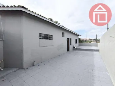 Casa com 3 Quartos para alugar, 100m² no Vila Bianchi, Bragança Paulista