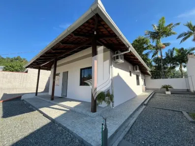 Casa com 5 Quartos para alugar, 320m² no Itoupava Seca, Blumenau