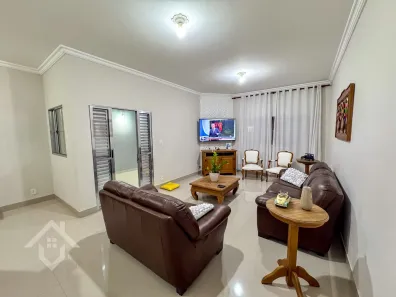 Sobrado com 3 Quartos à venda, 240m² no Borda da Mata, Caçapava