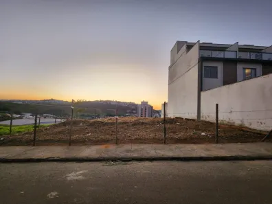 Lote/Terreno à venda, 300m² no Aeroporto, Juiz de Fora