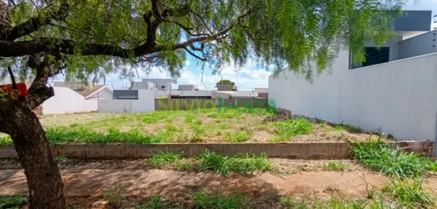 Lote/Terreno à venda, 400m² no Jardim Oriental, Maringá