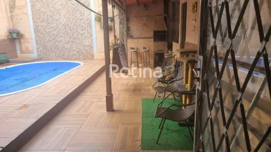 Casa com 5 Quartos à venda, 350m² no Granada, Uberlândia