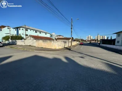 Lote/Terreno à venda, 720m² no Guanabara, Joinville