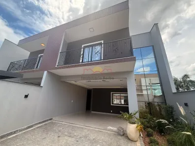 Casa com 3 Quartos à venda, 180m² no Saguaçu, Joinville