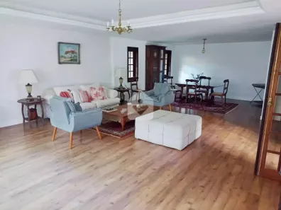 Casa com 4 Quartos à venda, 330m² no Itaipava, Petrópolis
