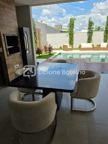 Casa de Condomínio com 3 Quartos para alugar, 235m² no Jardim Botânico, Uberlândia
