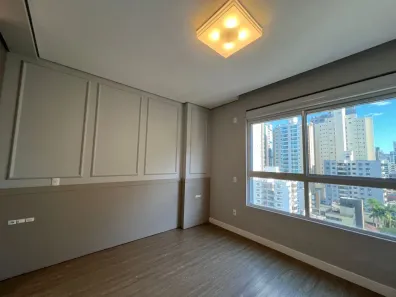 Apartamento com 4 Quartos para alugar, 144m² no Centro, Balneário Camboriú