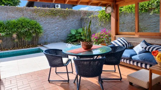 Casa com 3 Quartos para alugar, 180m² no Campeche, Florianópolis