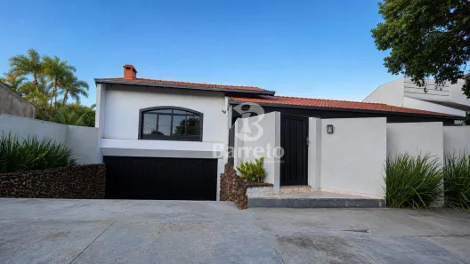 Casa com 3 Quartos à venda, 447m² no Champagnat, Londrina
