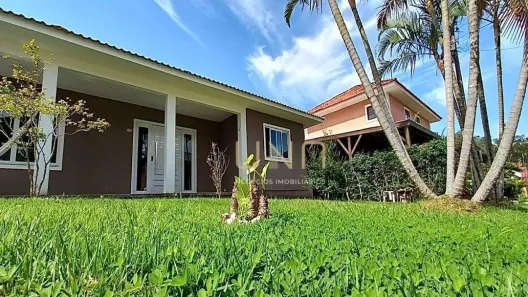 Casa de Condomínio com 5 Quartos à venda, 300m² no Sambaqui, Florianópolis