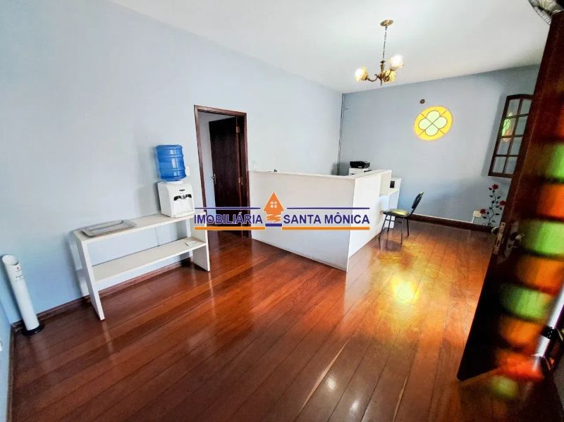 Casa com 5 quartos — Santa Mônica, Belo Horizonte