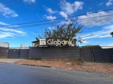 Galpão/Depósito/Armazém para alugar, 1000m² no Distrito Industrial, Montes Claros