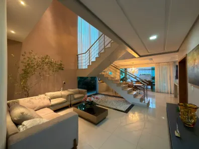 Sobrado com 4 Quartos à venda, 400m² no Jardins Valência, Goiânia
