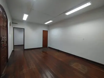 Imóvel Comercial com 9 Quartos para alugar, 300m² no Centro, Divinópolis