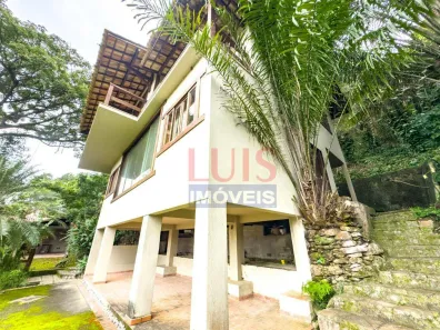 Casa com 3 Quartos para alugar, 220m² no Badu, Niterói