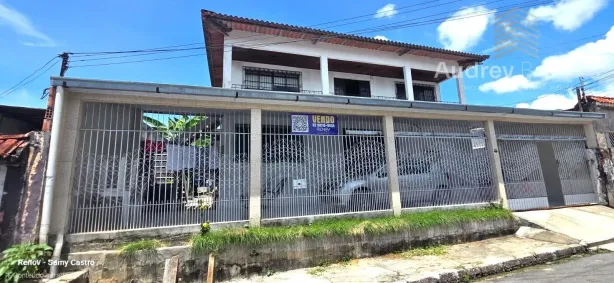 Casa com 8 Quartos à venda, 336m² no Japiim, Manaus