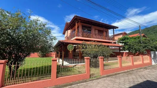 Casa com 3 Quartos à venda, 221m² no Armação do Pântano do Sul, Florianópolis