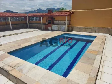 Fazenda/Sítio com 5 Quartos à venda, 685m² no Taquara, Rio de Janeiro