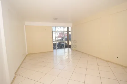 Sala Comercial à venda, 40m² no Centro, Pelotas