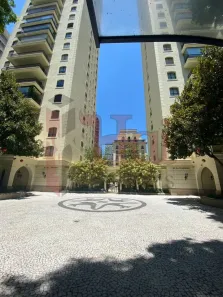 Apartamento com 3 Quartos para alugar, 203m² no Santa Cecília, São Paulo