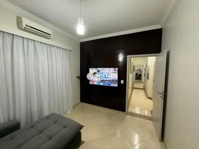 Casa com 3 Quartos à venda, 230m² no Presidente Roosevelt, Uberlândia