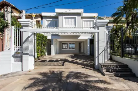 Casa com 4 Quartos à venda, 221m² no Espírito Santo, Porto Alegre