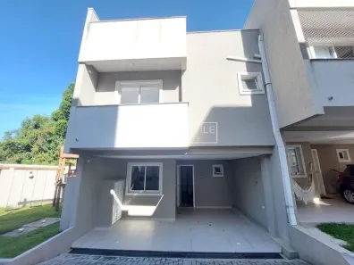 Sobrado com 3 Quartos para alugar, 140m² no Campo Comprido, Curitiba