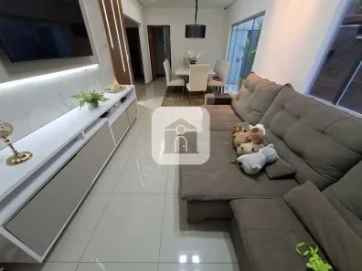 Imóvel Comercial com 4 Quartos para alugar, 290m² no Santa Mônica, Uberlândia