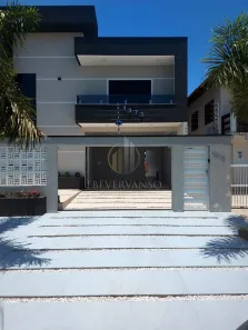 Sobrado com 4 Quartos à venda, 250m² no Brejatuba, Guaratuba