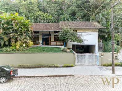 Casa com 3 Quartos à venda, 228m² no Glória, Joinville