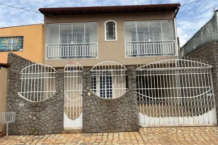 Sobrado com 4 Quartos à venda, 230m² no Samambaia Norte, Brasília