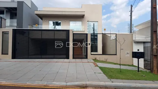 Sobrado com 2 Quartos à venda, 270m² no Pacaembu, Cascavel