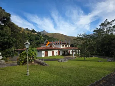 Casa com 6 Quartos à venda, 22000m² no Caxambu, Petrópolis
