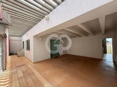 Casa com 3 Quartos para alugar, 191m² no São Sebastião, Uberaba