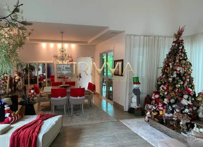 Casa de Condomínio com 4 Quartos à venda, 300m² no Jardim Karaíba, Uberlândia