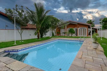 Casa com 3 Quartos à venda, 232m² no Parque Balneario Oasis, Peruíbe