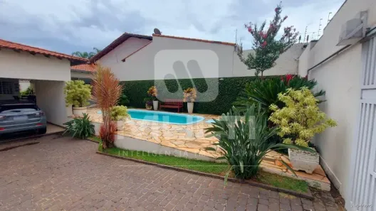 Casa com 4 Quartos à venda, 380m² no Vigilato Pereira, Uberlândia