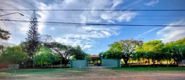 Fazenda/Sítio com 3 Quartos à venda, 407m² no Parque Tropical, Araraquara